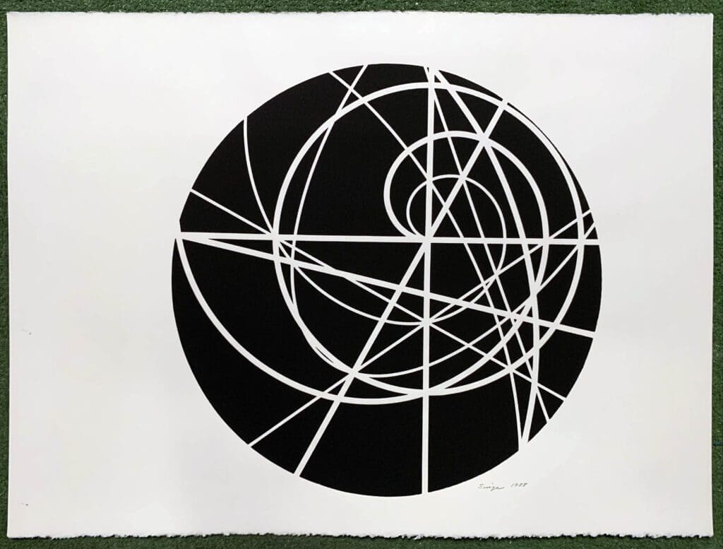 Concentric arcs and intersecting white lines in circle